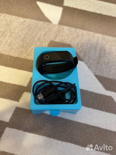 Фитнес браслет honor band 4