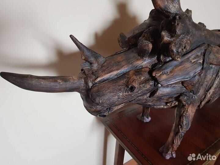 Интерьерная скульптура из кусочков дерева