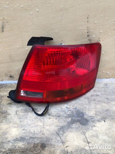 Фонарь задний правый Audi A4 B7 универсал