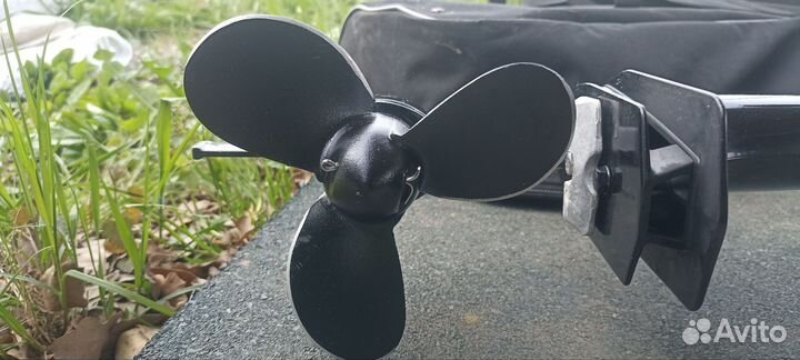 Лодка с мотором