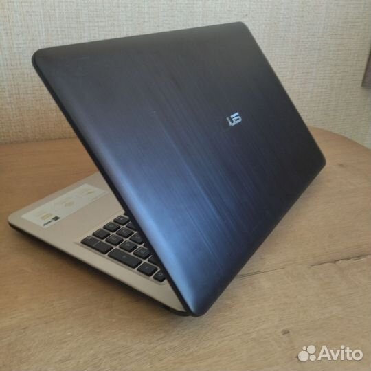 Ноутбук asus 4 ядра,8gb,gt110mx,ssd 250,game