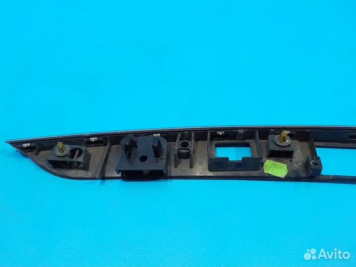 Накладка крышки багажника mercedes-benz C-class (W