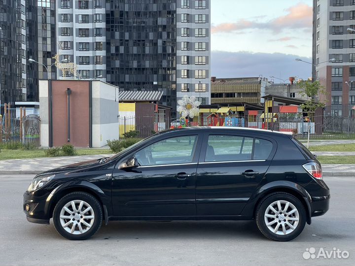 Opel Astra 1.8 МТ, 2013, 56 000 км