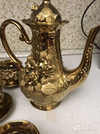 Старинный сервиз