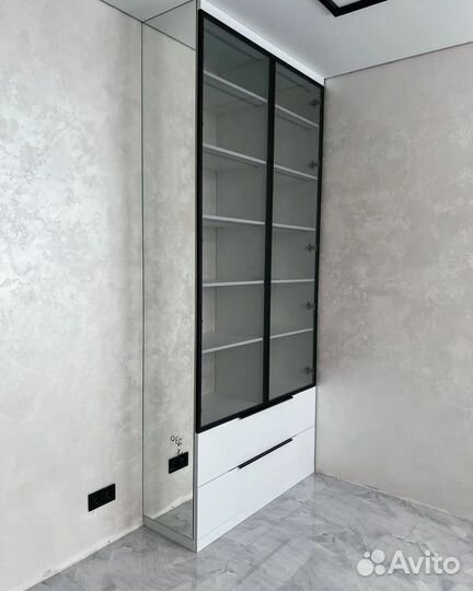 Черный шкаф