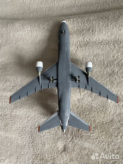 Модель Lockheed L-1011 Delta масштаб 1/144