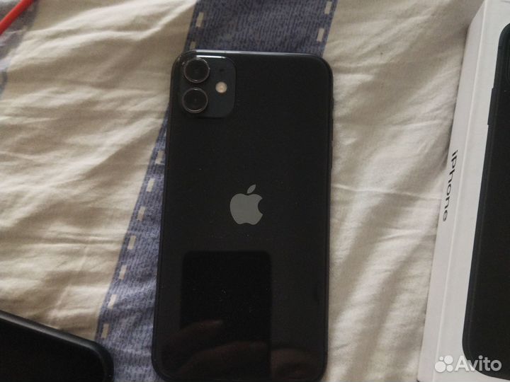 iPhone 11, 64 ГБ