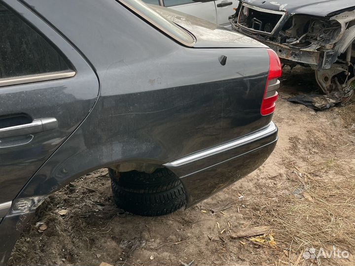 Кузовные детали на w202