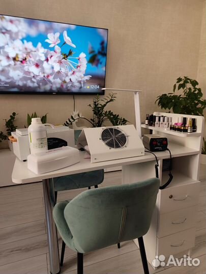 Маникюр с покрытием, наращивание ногтей