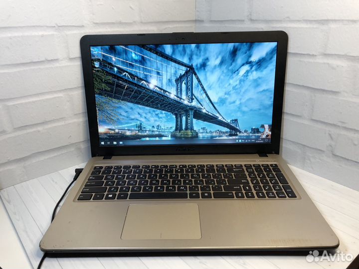 Красивый ноутбук asus