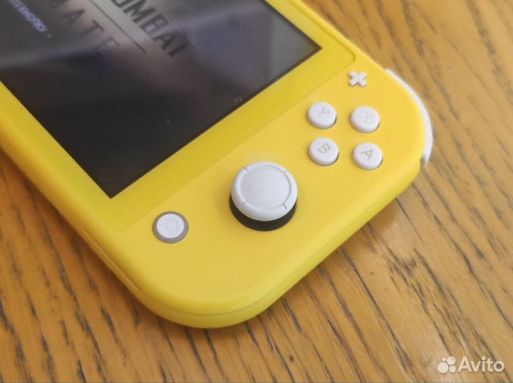 Портативная игровая консоль Nintendo Switch Lite