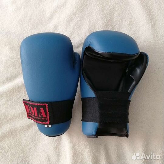Боксерские перчатки