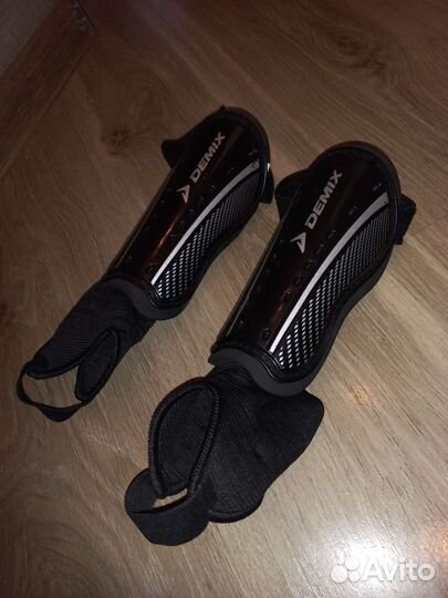 Щитки футбольные детские