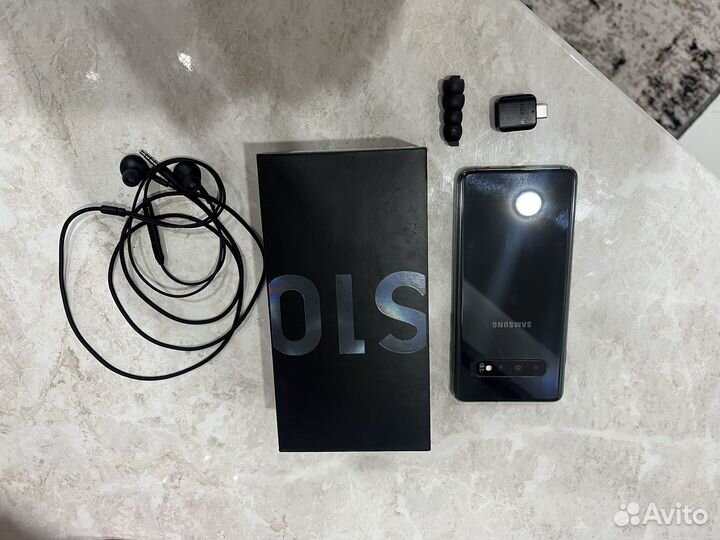 Samsung Galaxy S10, 8/128 ГБ