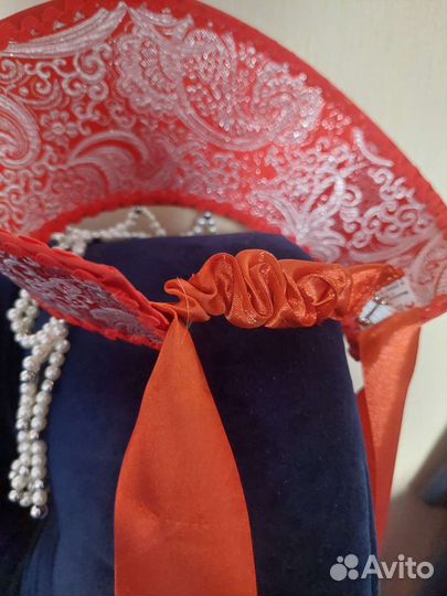 Кокошник ручной работы