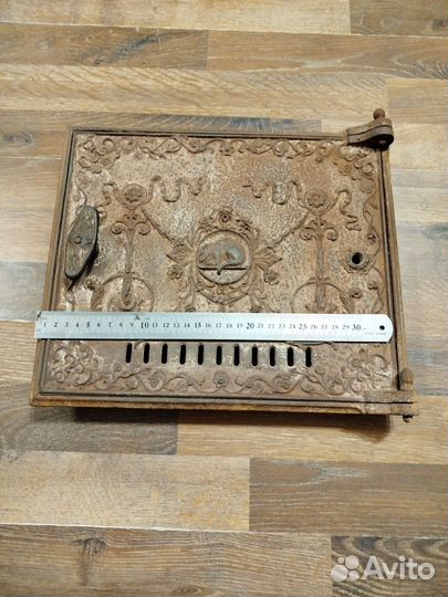 Старинная дверца