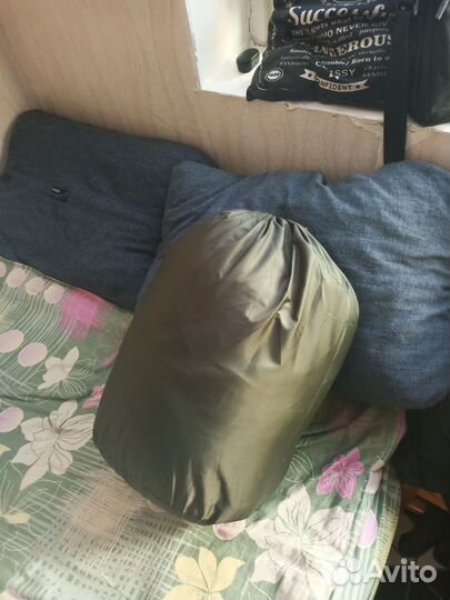 Большой спальный мешок с подушкой