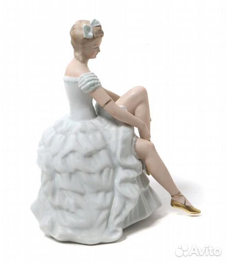 Фарфоровая фигура 