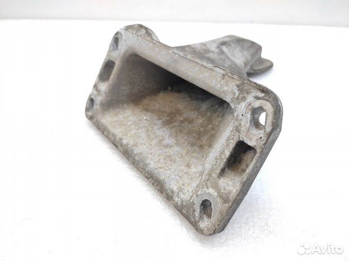 Кронштейн опоры двигателя правый Bmw X5 E53 3.0