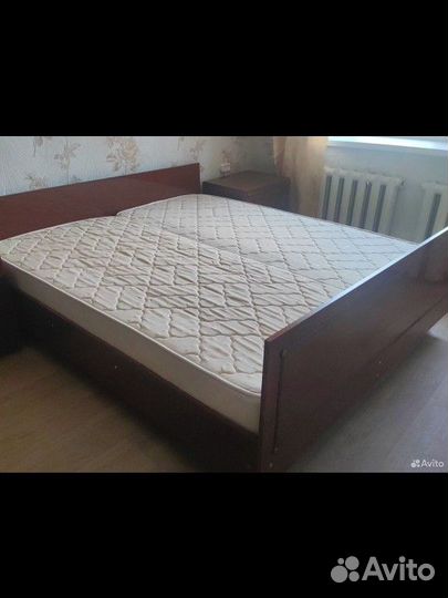 Кровать двухспальная