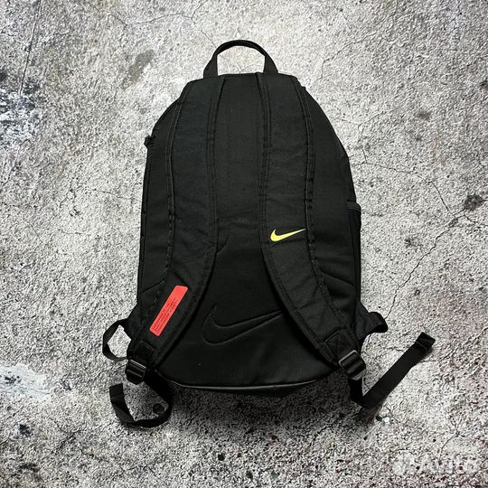 Рюкзак Nike спортивный много карманов