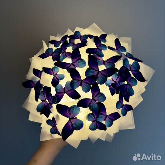 Светящийся букет из бабочек