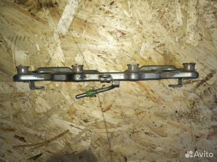 Рейка топливная (рампа) Honda Civic 4D 1.8