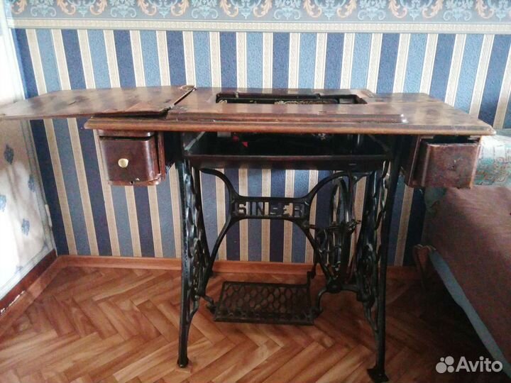 Швейная машина Singer