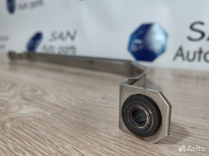 Крепление топливного бака Bmw 5 F10 N52B30AF 2010