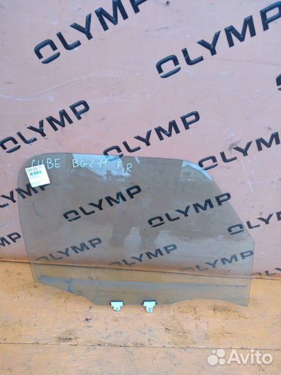 Стекло двери переднее правое Nissan Cube BGZ11