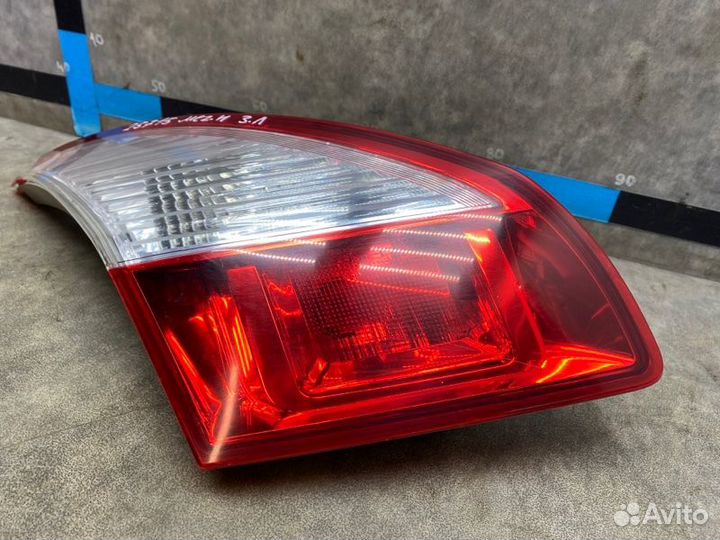 Фонарь внутренний задний левый Renault Megane 3