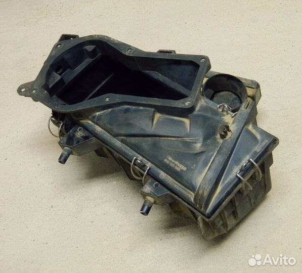 Корпус воздушного фильтра Audi 80 B3