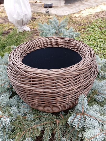 Кашпо из ротанга для дома и улицы