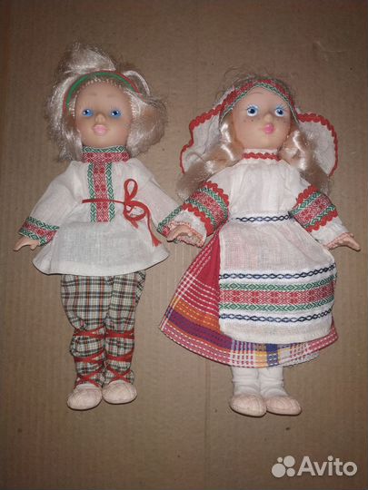 Куклы много