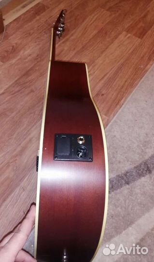 Гитара электроакустическая