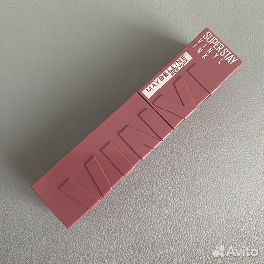 Maybelline помада Superstay Vinyl Ink Witty