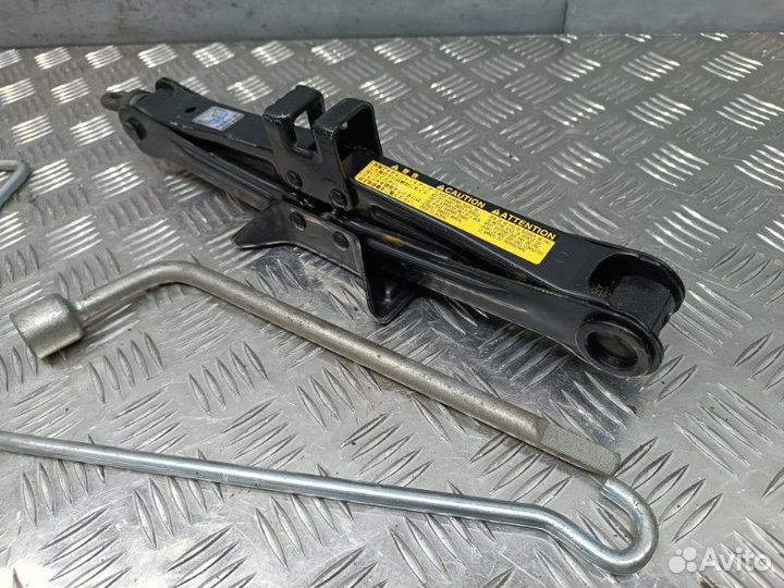 Домкрат Toyota Camry V40