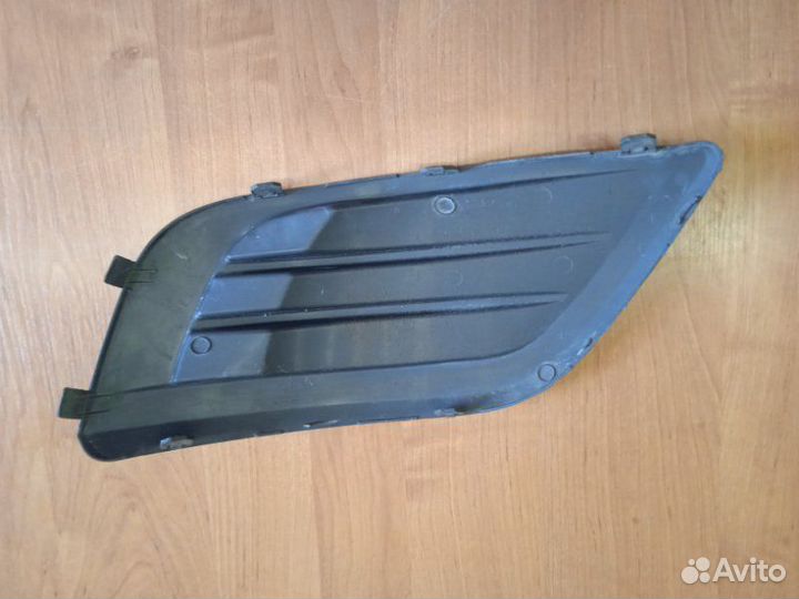 Решетка в бампер передняя правая LADA Largus