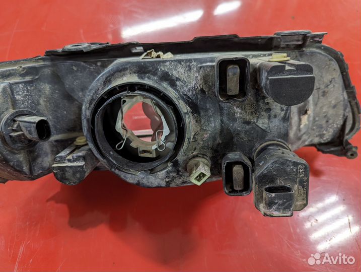 Фара левая Volkswagen Pointer