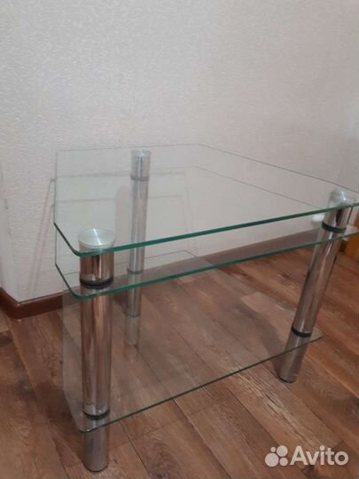 Стеклянная тумба под тв