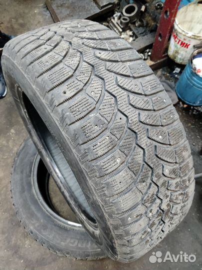 Bridgestone Blizzak Spike-01 235/60 R18