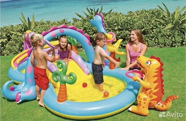 Надувной игровой центр (бассейн)
