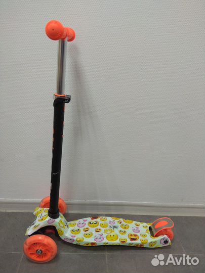 Детский самокат Maxi print Scooter,оранжевые колес