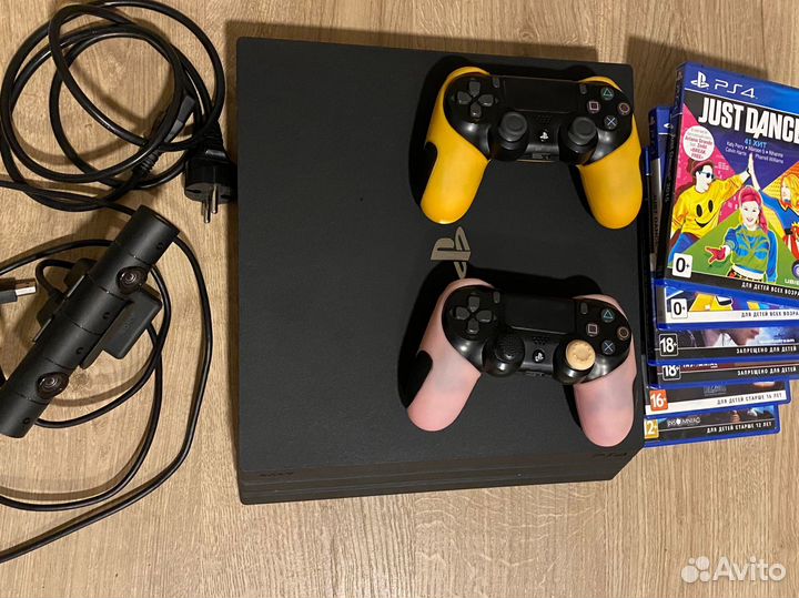 Sony playstation 4 PS4 pro 1tb с играми и камерой