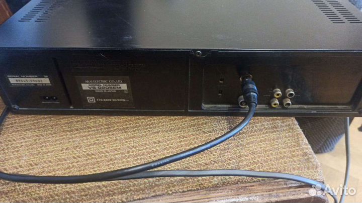 Видеомагнитофон akai