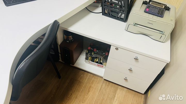 Письменный стол