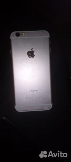 Телефон iPhone 6s
