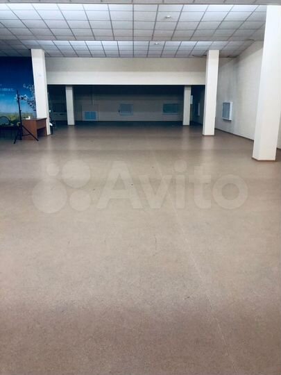 Торговое помещение, 2100 м²