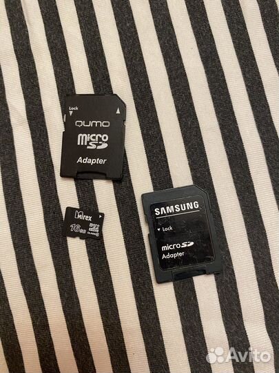 Карта памяти MicroSD и 2 адаптера