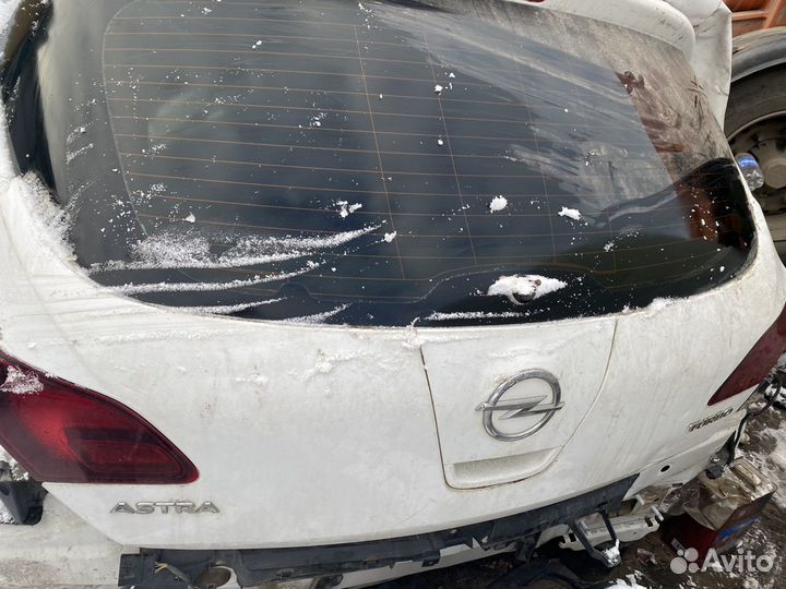 Крышка дверь багажника opel astra J